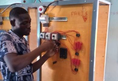 Travaux pratiques  Électricité & Installations Électricitriques, au niveau moyen, 3ème année Baccalauréat Professionnel